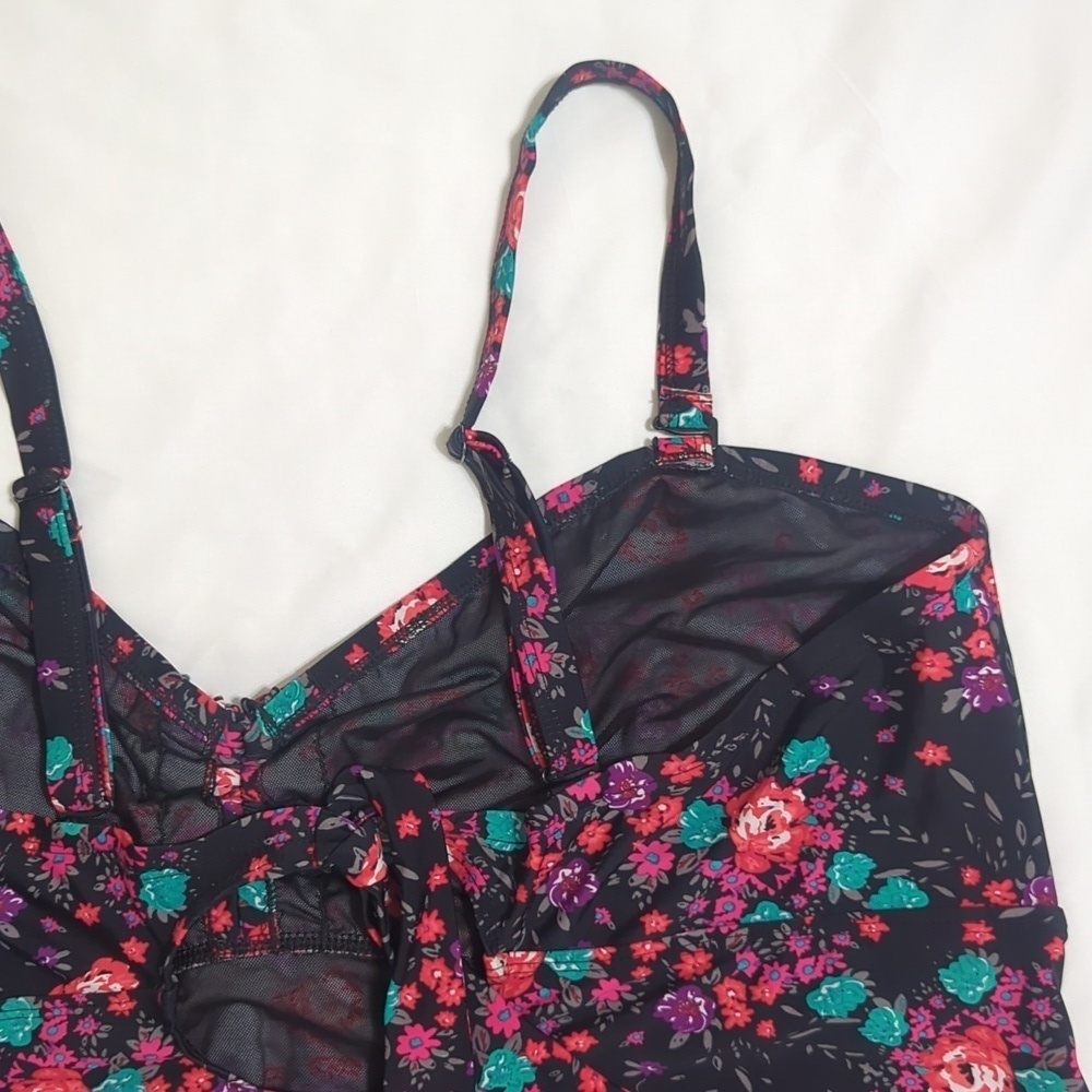 Torrid Floral Padded Tank Top, Color Black Floral Size 3X - Picture 9 of 12